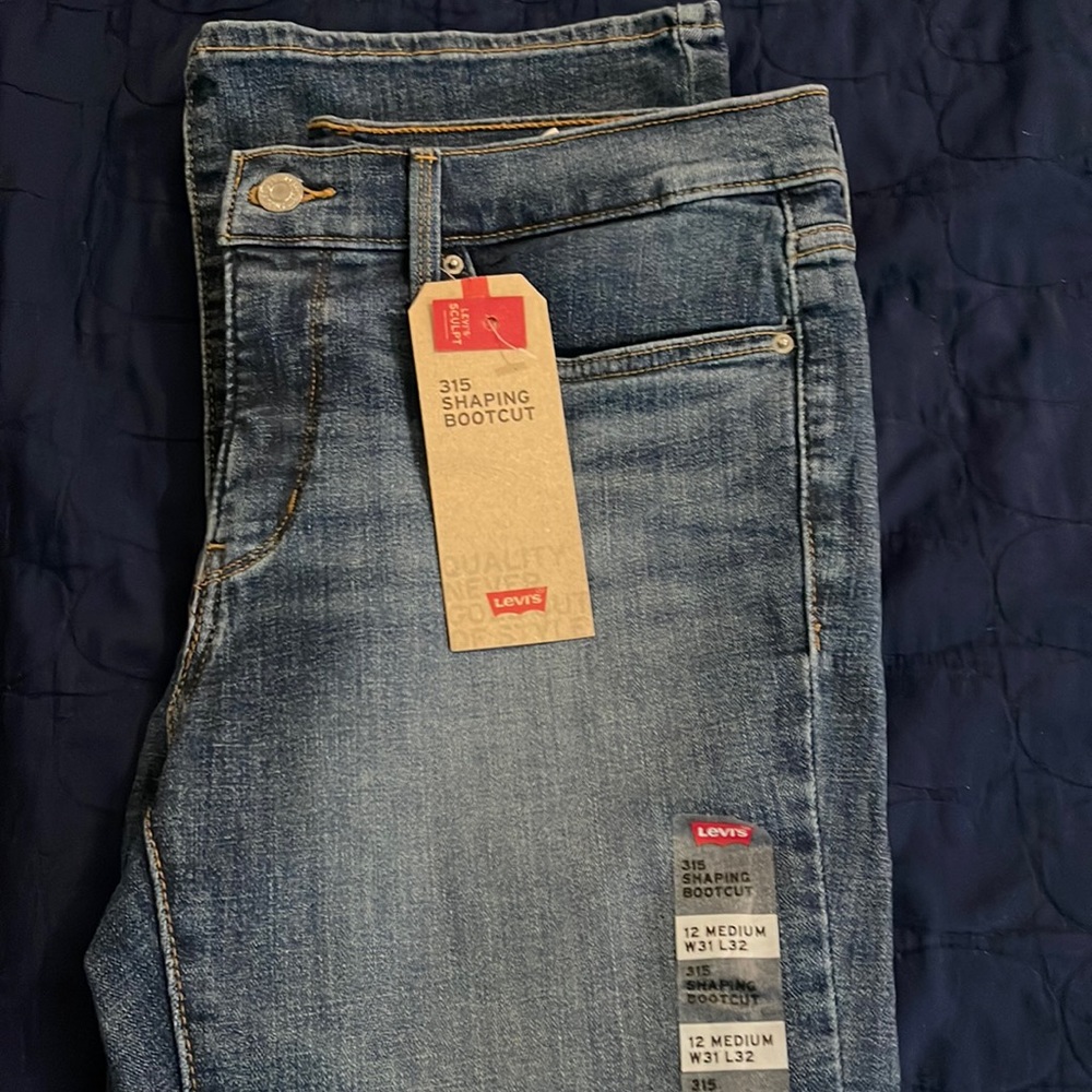 Levi’s 315 shaping bootcut jeans